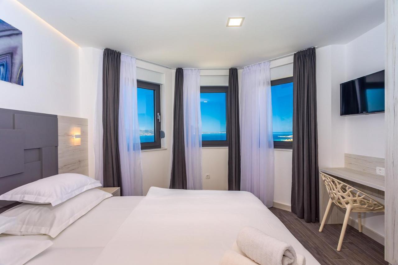 Villa Belvedere With Heated Pool, Billiards, Media Room, Sea Views,10 Pax Omiš Esterno foto