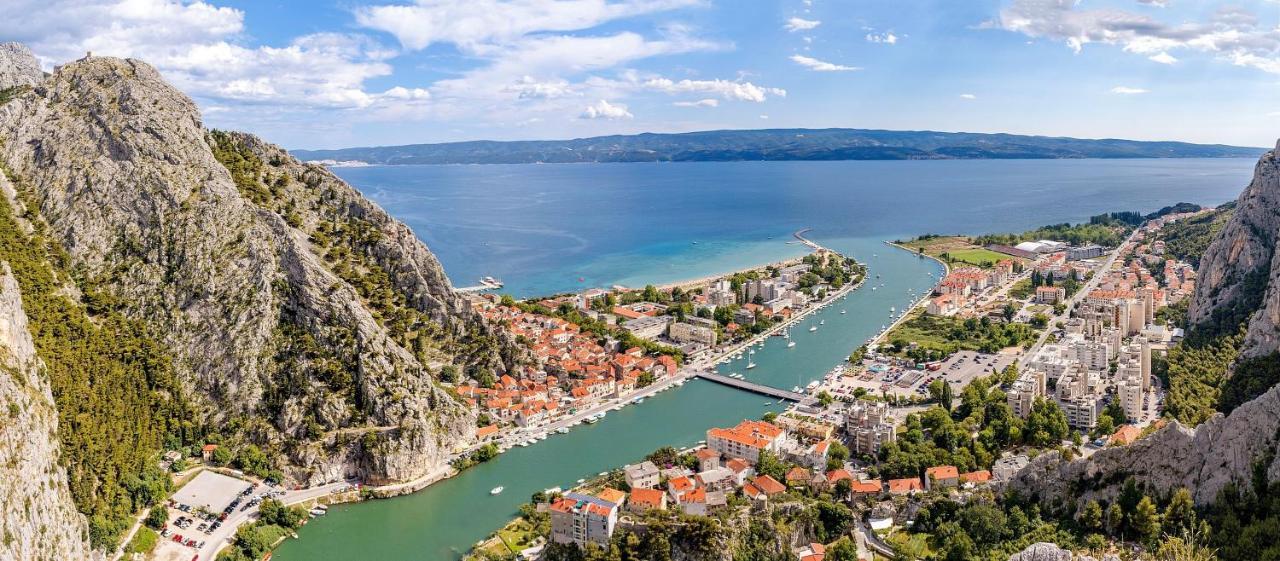 Villa Belvedere With Heated Pool, Billiards, Media Room, Sea Views,10 Pax Omiš Esterno foto